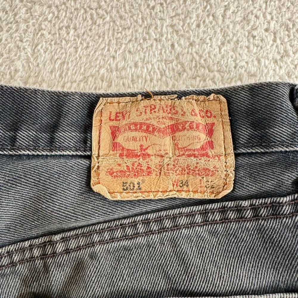 Y2K Levis 501 Jeans Mens 33x32 (tag 34x32) Black Button Fly‎ Straight Distressed